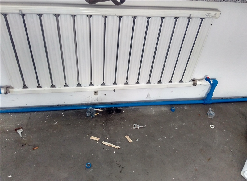 水暖工大白工砸墻鉆眼木工瓦工大白工