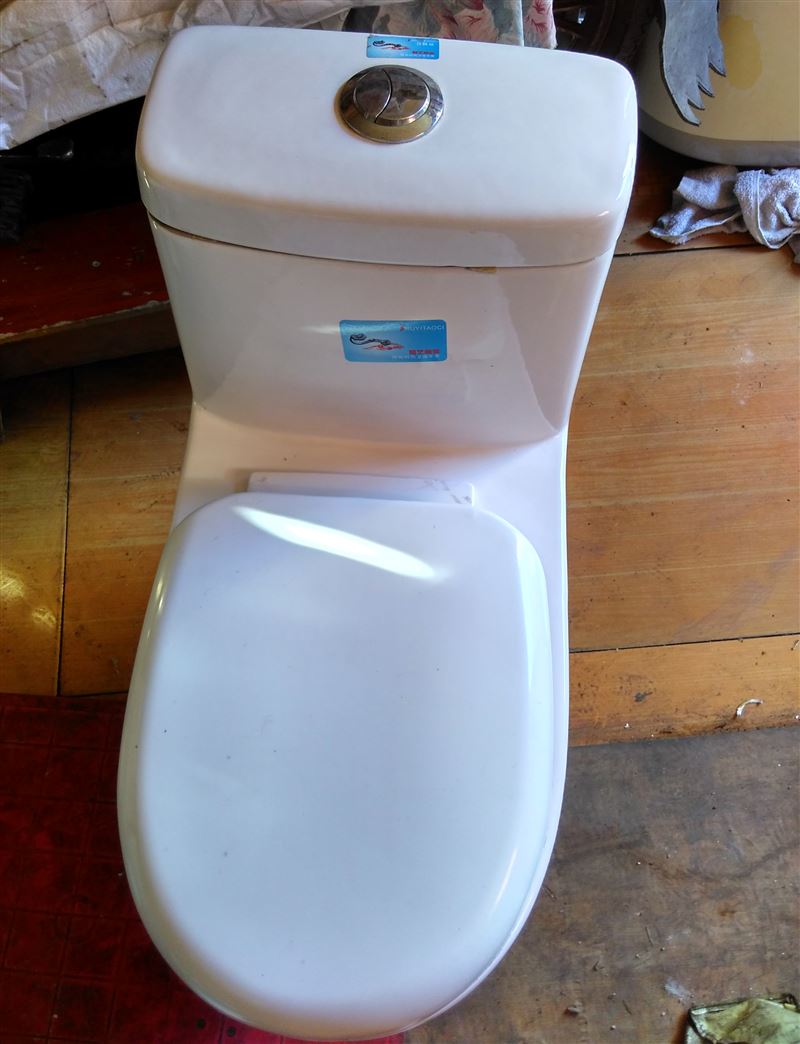 透下水水暖工，電鎬砸墻，改一樓下水